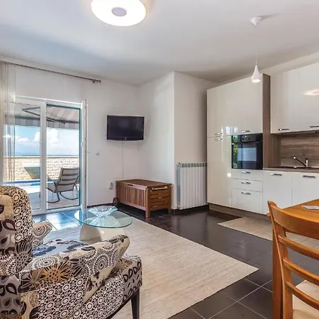 Nice In With 3 Bedrooms, Wifi And Outdoor Swimming Pool Tatil Evi *