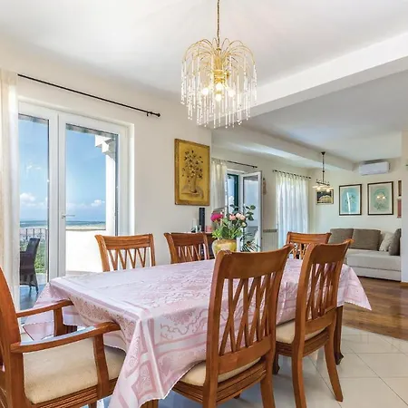 Nice In With 3 Bedrooms, Wifi And Outdoor Swimming Pool Jadranovo