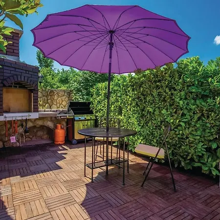 Nice In With 3 Bedrooms, Wifi And Outdoor Swimming Pool Tatil Evi Jadranovo