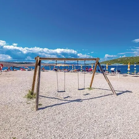 Tatil Evi Nice In With 3 Bedrooms, Wifi And Outdoor Swimming Pool Jadranovo